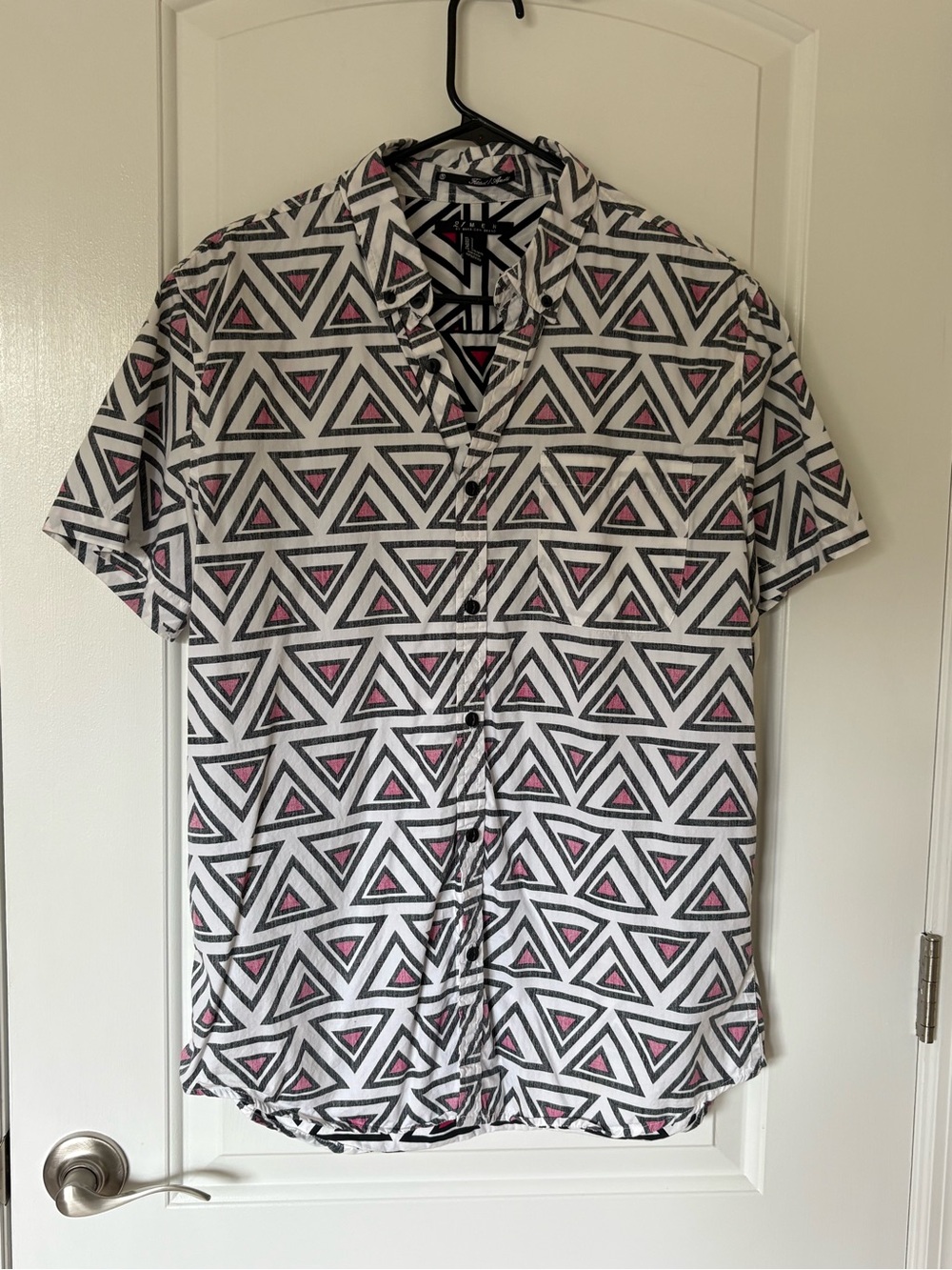 21men White Short-Sleeve Button-Up Shirt